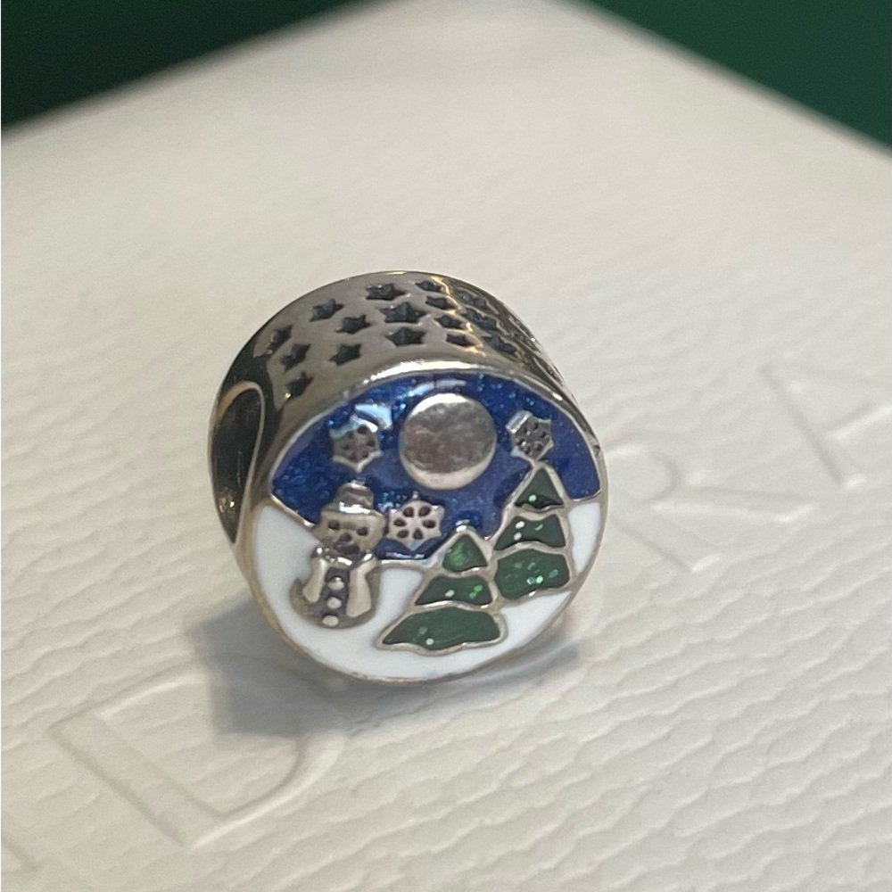 Pandora Snowy Night Charm RETIRED CHRISTMAS 2017 EDITION